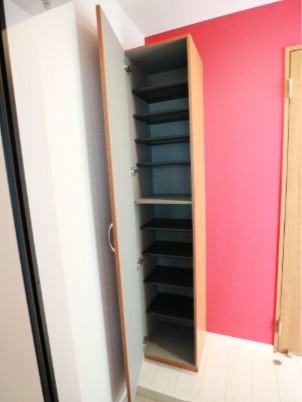 玄関　※写真は同建物のサンプル写真です。