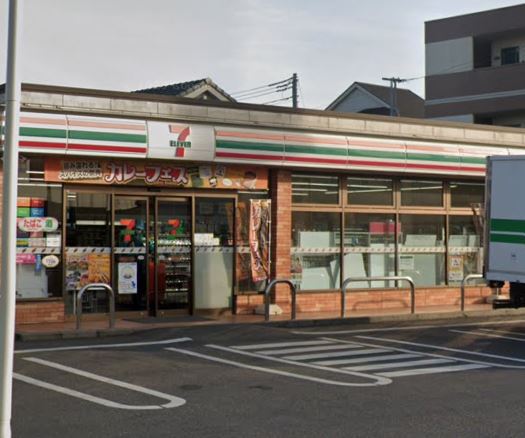 コンビニ　セブンイレブン（コンビニ）まで1189m