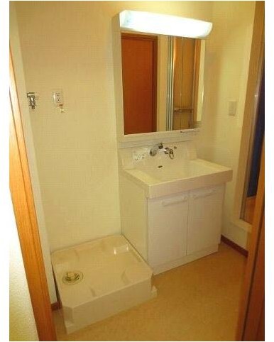 洗面設備　身支度に欠かせない独立洗面台♪