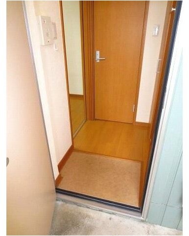 玄関　ゆったりとした玄関スペースです♪