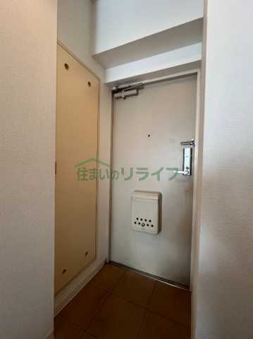 玄関　トップ新宿薬王寺