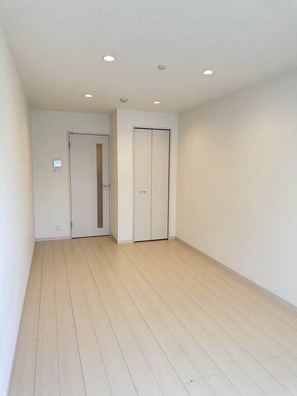 居室・リビング　白基調の明るいお部屋です。