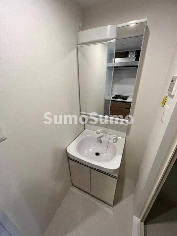 洗面設備　独立洗面台です