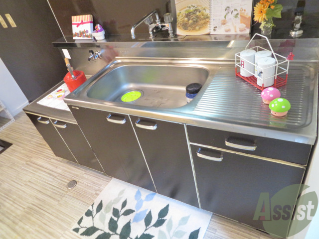 キッチン　キッチンは広くてうれしいポイントですねー