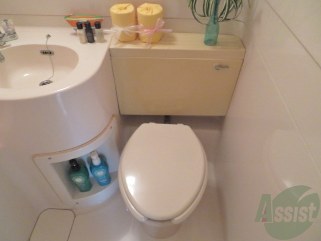 トイレ　トイレはお風呂と洗面台と仲良しな感じですね