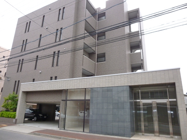 建物外観　落ち着いた雰囲気の外観です