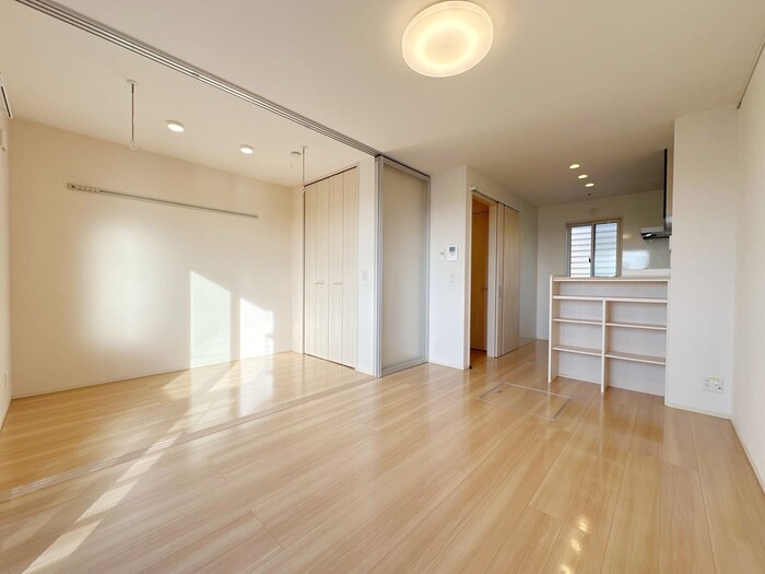 居室・リビング　LDK（別角度）