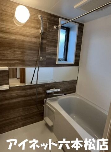 バス・シャワールーム　一日の疲れを癒せますね。