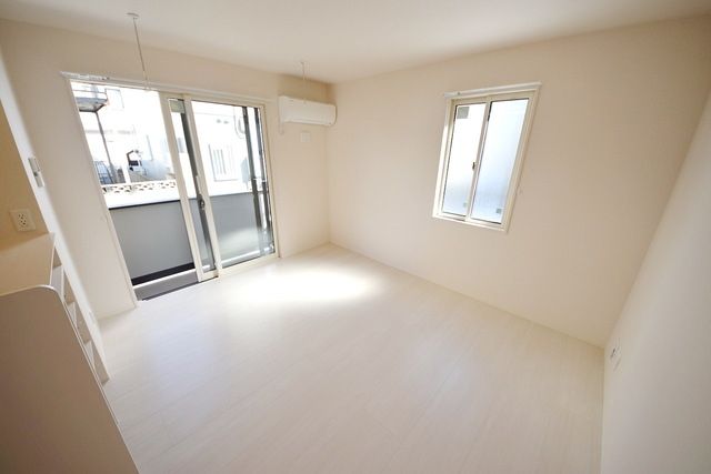 居室・リビング　★２面採光の明るいリビング★