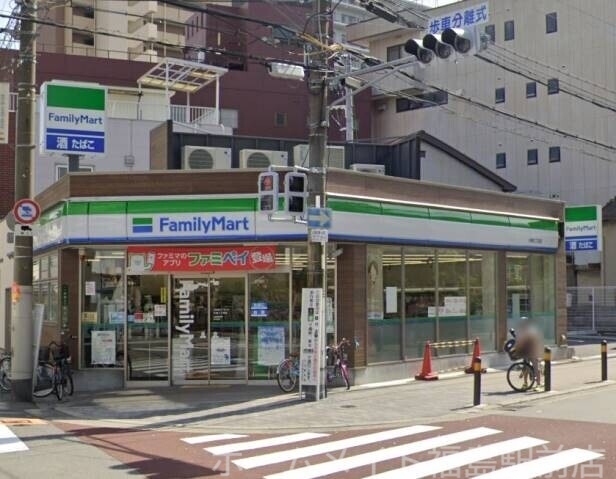 コンビニ　ファミリーマート中津三丁目店（コンビニ）まで360m