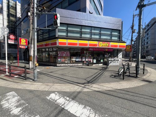 コンビニ　デイリーヤマザキ　淀川西中島店（コンビニ）まで589m