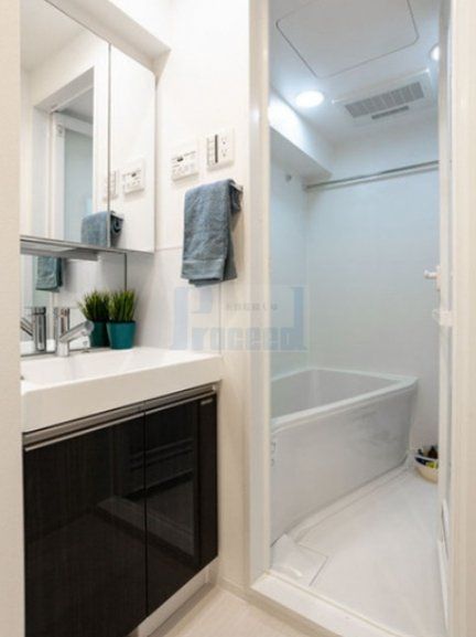 洗面設備　うれしい独立洗面台！