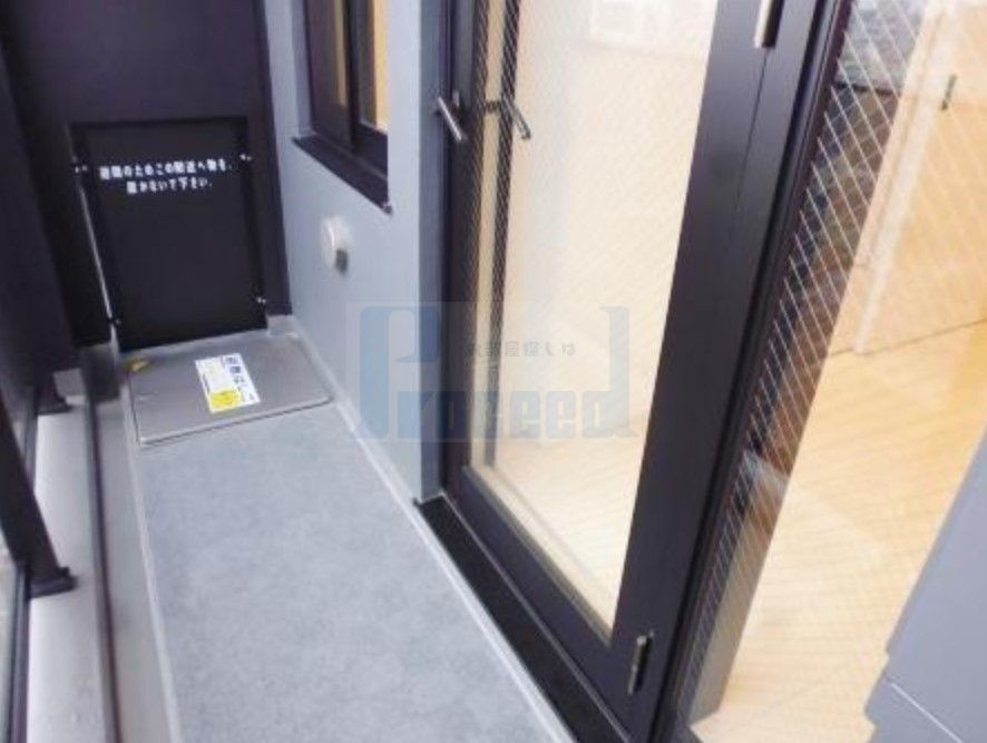 バルコニー　明るいバルコニー！