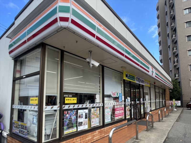 コンビニ　セブンイレブン金沢中央郵便局前店（コンビニ）まで416m