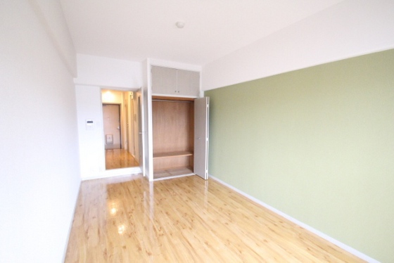 居室・リビング　※別号室の写真です