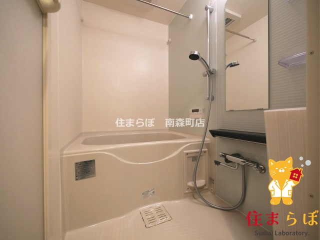 バス・シャワールーム　「見た目じゃなく、心に“しっくりくる”を大切に。」