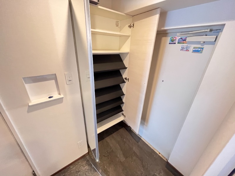 玄関　同物件別部屋イメージ