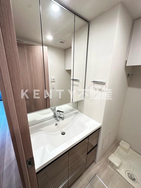 洗面設備　脱衣スペースもあります