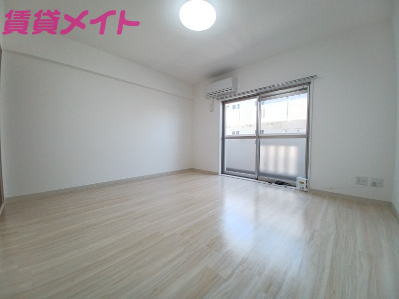 居室・リビング　同型参考写真