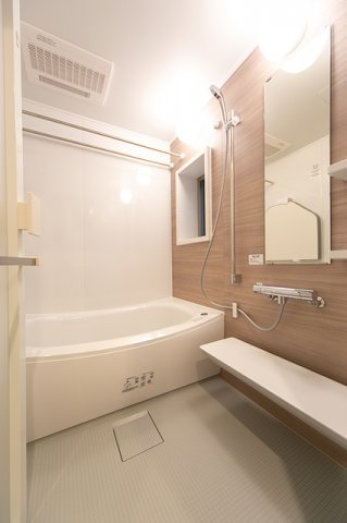 バス・シャワールーム　※写真は同タイプ住戸です。