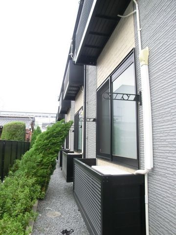 庭　南西向き日当たり良好