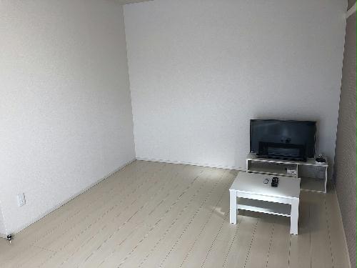 居室・リビング　備品や設備仕様は号室等により異なります現地をご確認下さい