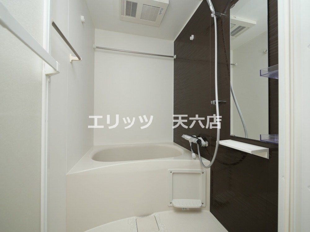 バス・シャワールーム　収納