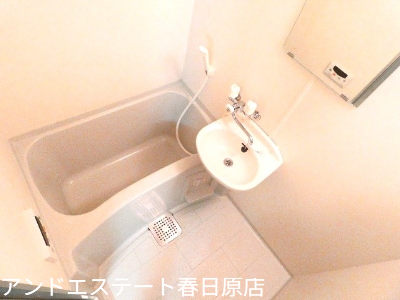 バス・シャワールーム　ワイドな浴槽