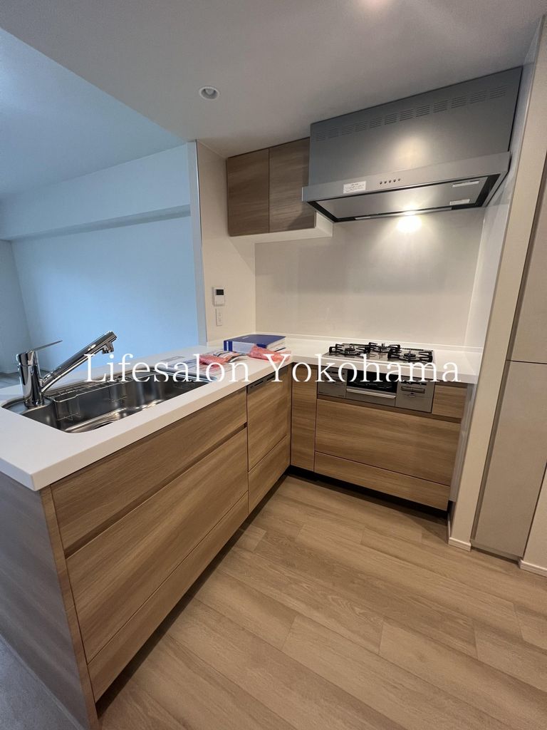 キッチン　玄関