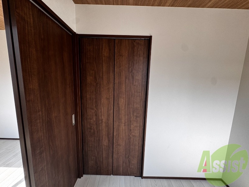 収納　こちらは収納です。とても大きな収納スペースがあります。