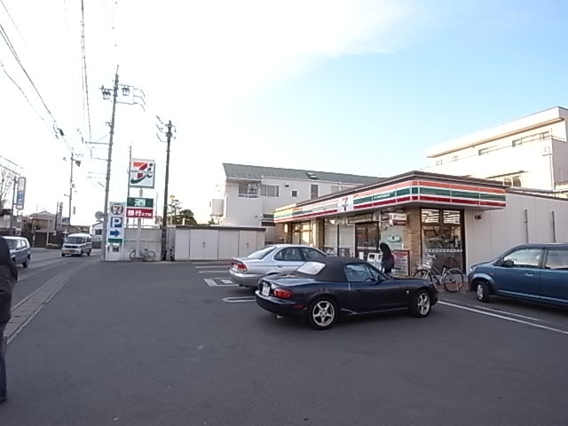 コンビニ　セブンイレブン（コンビニ）まで202m
