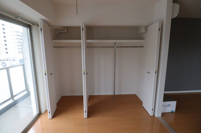 収納　ハンガーラック付きで楽々収納♪