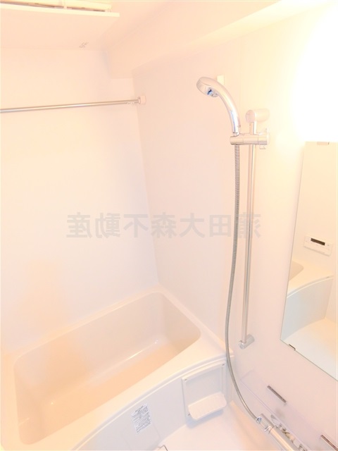 バス・シャワールーム　浴室乾燥機付きのお風呂　バスルーム