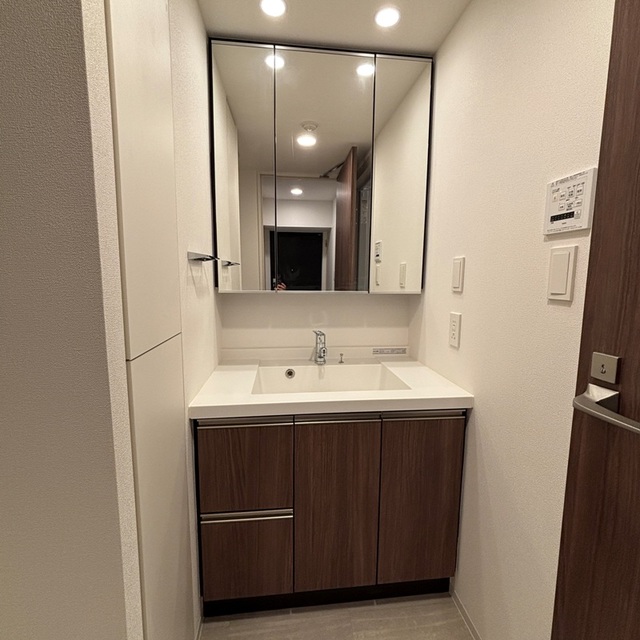 洗面設備　※写真は同タイプ住戸です。