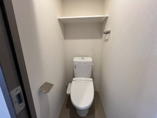 トイレ　写真は、他部屋の同間取りです。(現況優先)