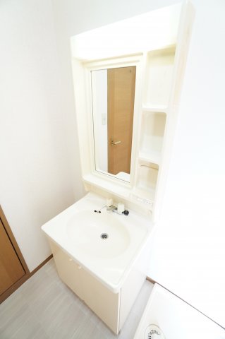 洗面設備　※同物件・同タイプの写真です。