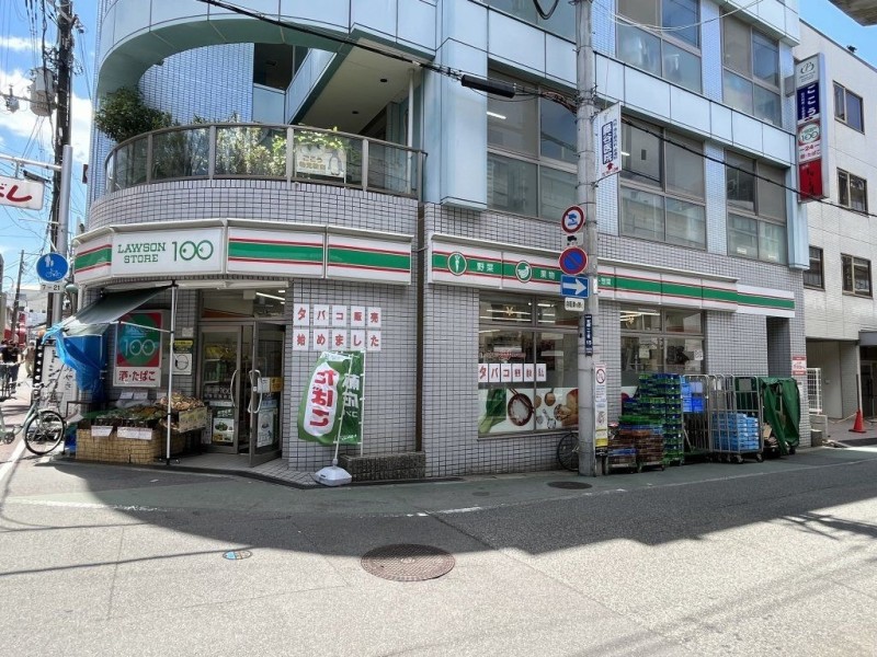 コンビニ　ローソンストア100石橋公園前店（コンビニ）まで194m