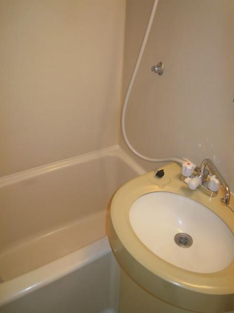 バス・シャワールーム　清潔な浴槽です♪