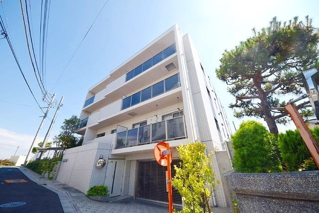 建物外観　ペット飼育可、オートロック完備