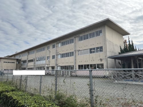 中学校　八代市立第一中学校（中学校）まで1057m