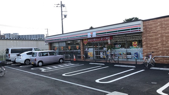コンビニ　セブンイレブン小平大沼町3丁目店（コンビニ）まで528m