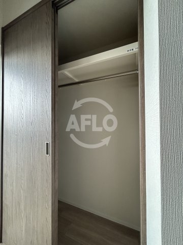 収納　コンフォリア・リヴ淡路　クローゼット
