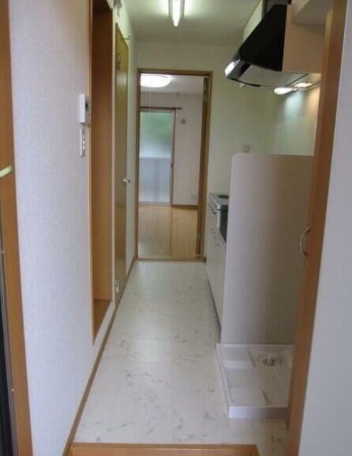 玄関　※同タイプ別室参考写真使用