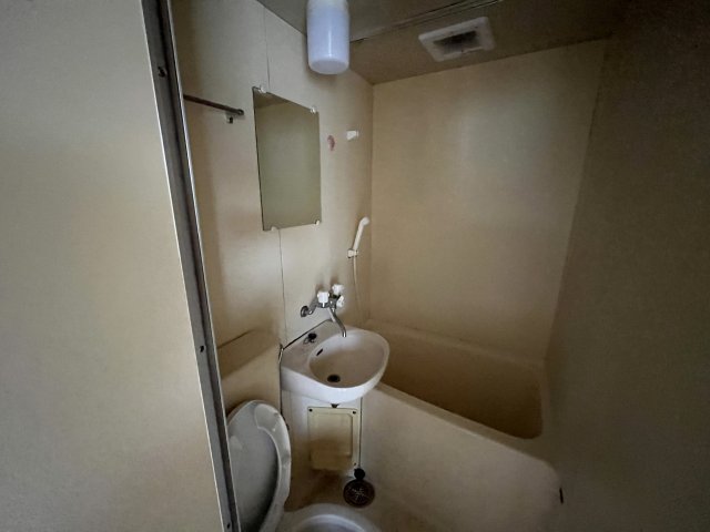洗面設備　浴室内に洗面台付き！
