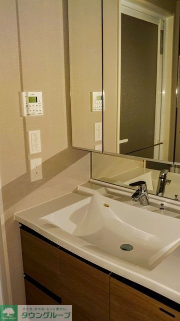 洗面設備　※写真は同タイプ住戸です。