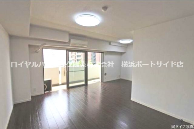 居室・リビング　※同タイプの室内写真になります。