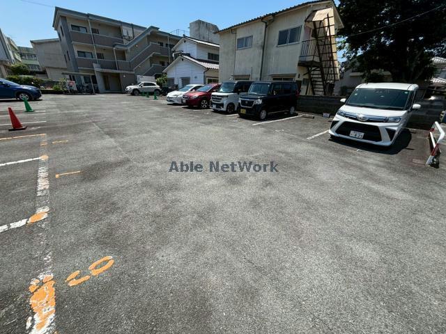 駐車場　駐車場