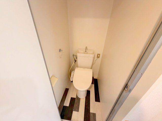 トイレ　清潔感のあるトイレは、誰もがリラックスできる空間です。