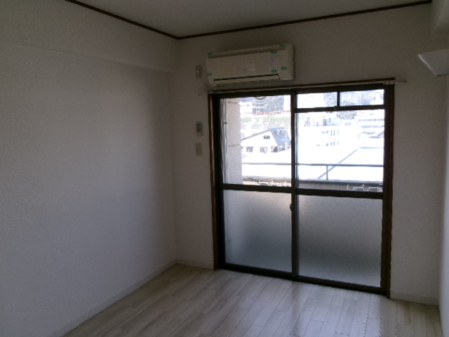 居室・リビング　※別のお部屋の写真です。現況を優先させていただきます。