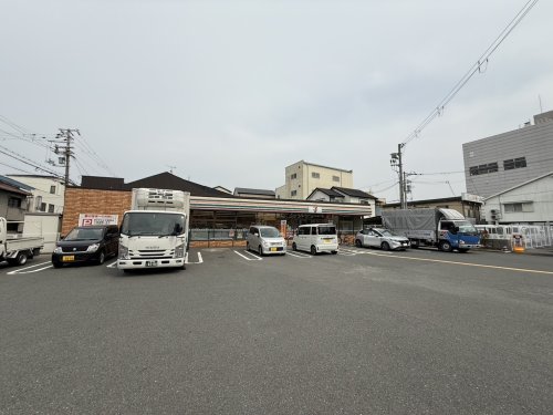 コンビニ　セブンイレブン 大阪中宮1丁目店（コンビニ）まで58m
